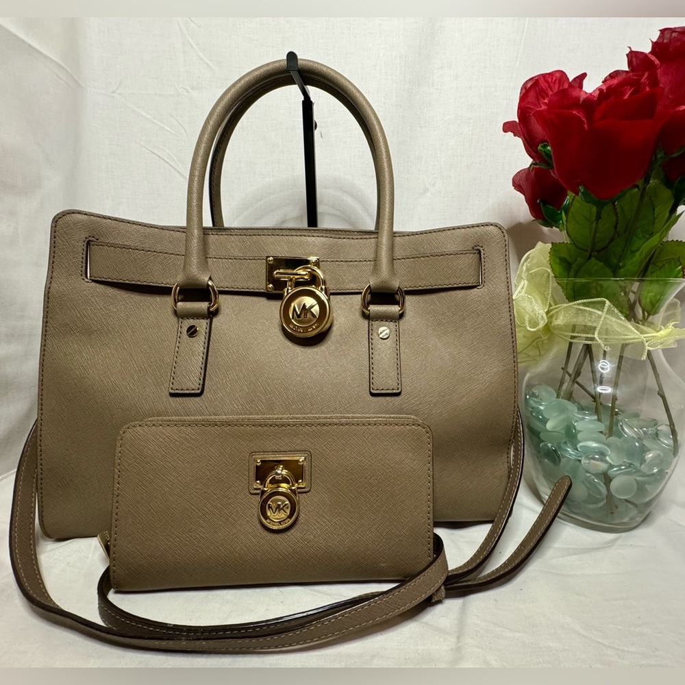 Michel Kors Hamilton lock crossbody large bag, and wallet, long crossbody strap